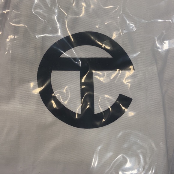 🍈Glue Telfar🍈 - Picture 3 of 4